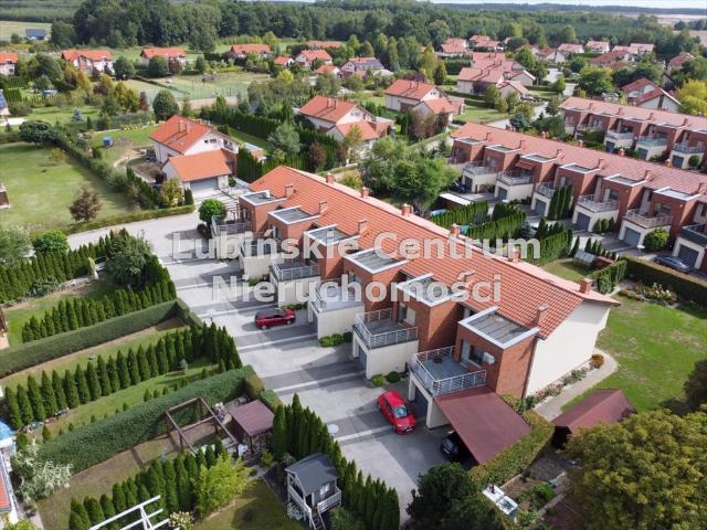 Polecam przestronny dom 154 m² z garażem w Szklary Górne