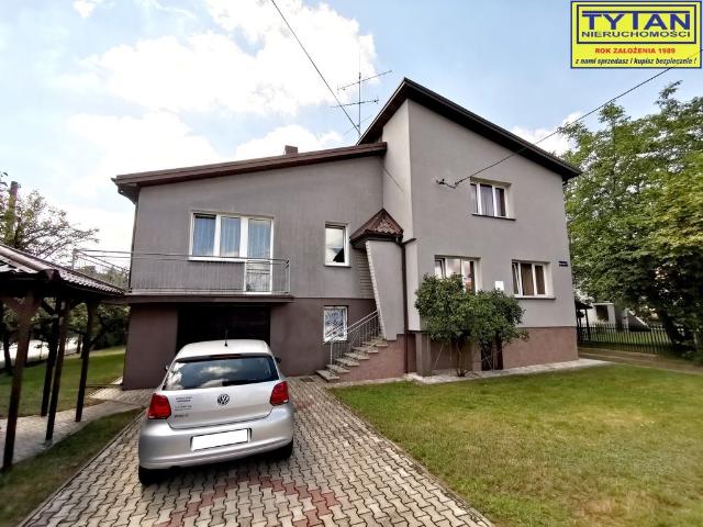 Do sprzedania przestronny dom 160 m² z dużą działką w Łomży