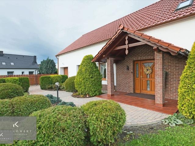 Do sprzedania przestronny dom 180 m² po modernizacji w Namysłowie