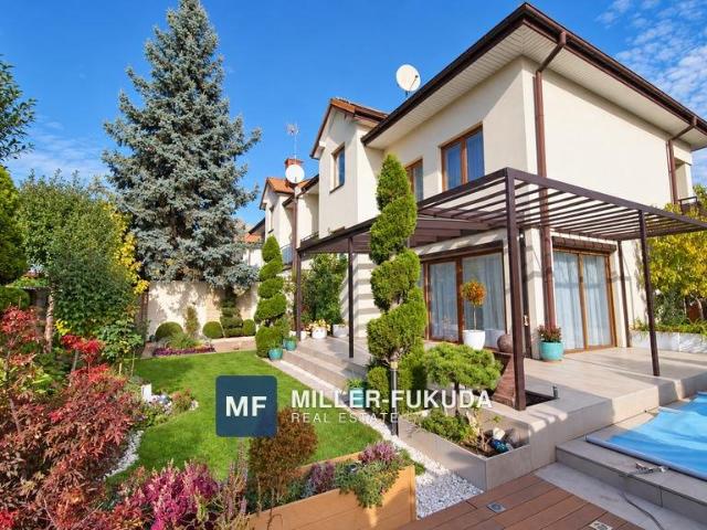 Do sprzedania przestronny dom 210 m² z basenem i ogrodem