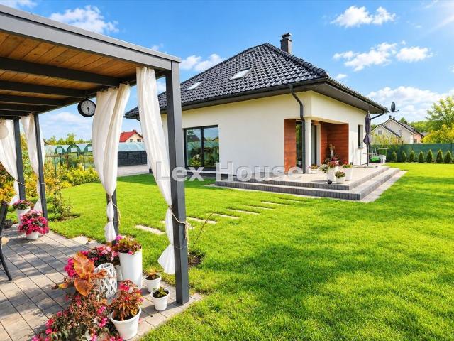 Do sprzedania przestronny dom 225 m² z możliwością adaptacji poddasza