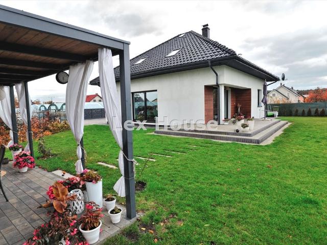 Do sprzedania przestronny dom 225 m² z możliwością adaptacji poddasza