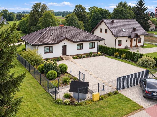 Sprzedam przestronny dom 234 m² w Wilczopolu z garażem i tarasem
