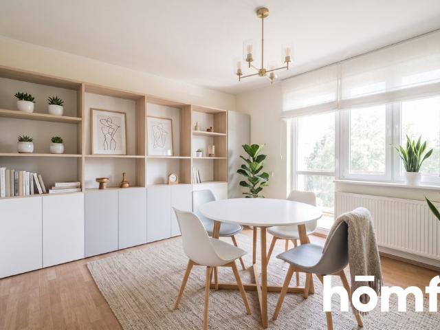 Do sprzedania przestronny dom 272 m² z dużą działką w Sułkowie