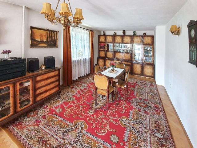 Do sprzedania przestronny dom 285 m² z dużą działką w Klaudynie