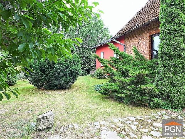 Do sprzedania przestronny dom 340 m² z ogrodem w Gryficach