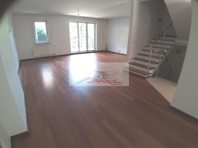 Do sprzedania przestronny dom 340 m² na Ursynowie z ogrodem