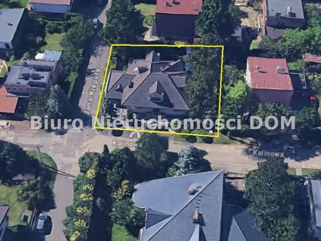 Do sprzedania przestronny dom 397 m² z piękną działką 688 m² w Częstochowie