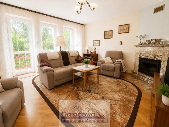 Do sprzedania przestronny dom 398 m² z ogrodem i garażem