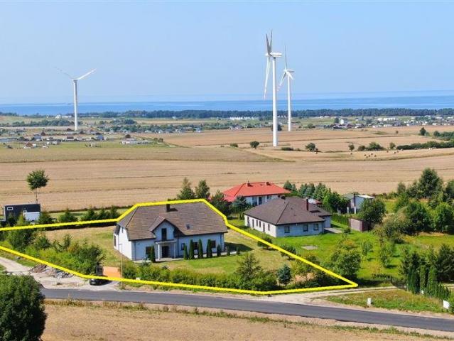 Do sprzedania przestronny dom z panoramicznym widokiem na morze