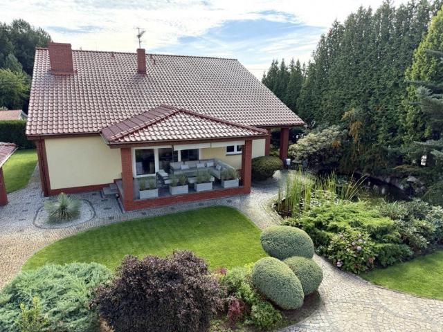Do sprzedania przestronny dom i budynek usługowo mieszkalny 300 m²