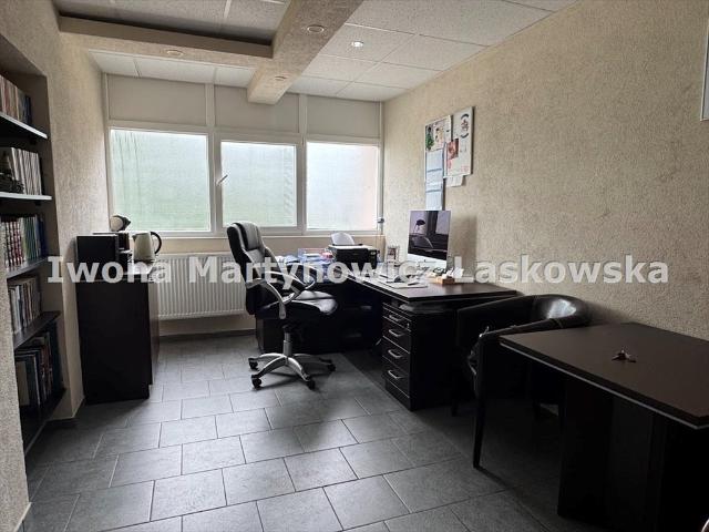 Do sprzedania przestronny lokal użytkowy 30 m² w Lubinie