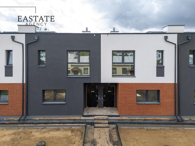 Do sprzedania przestronny segment 84 m² z ogródkiem i dwoma miejscami