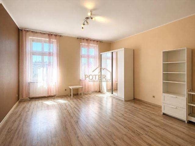 Przestronna kawalerka 46 m² z windą na Krzykach polecam!