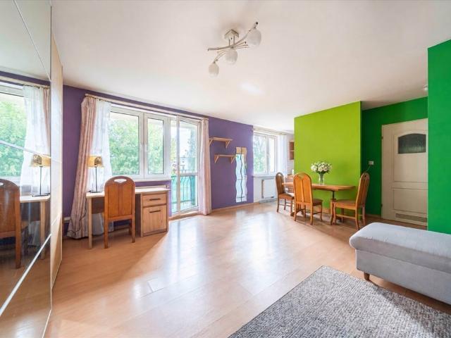 Do sprzedania przestronna kawalerka 36 m² z balkonem i dużą piwnicą