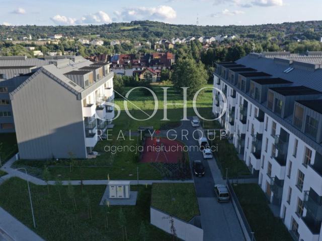 Do sprzedania przestronne mieszkanie 50 m² z ogródkiem w Wieliczce