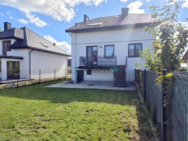 Do sprzedania przestronne mieszkanie 78 m² z ogrodem i garażem