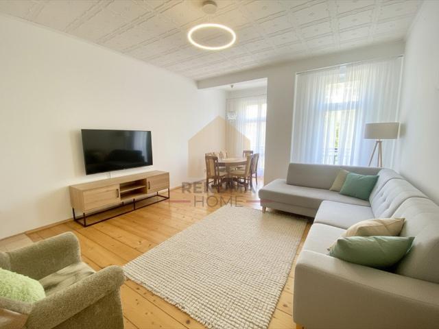 Do sprzedania przestronne 100 m² mieszkanie z 2 balkonami w Legnicy