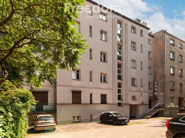 Do sprzedania przestronne 113 m² mieszkanie w Łodzi z klimatem i wygodą