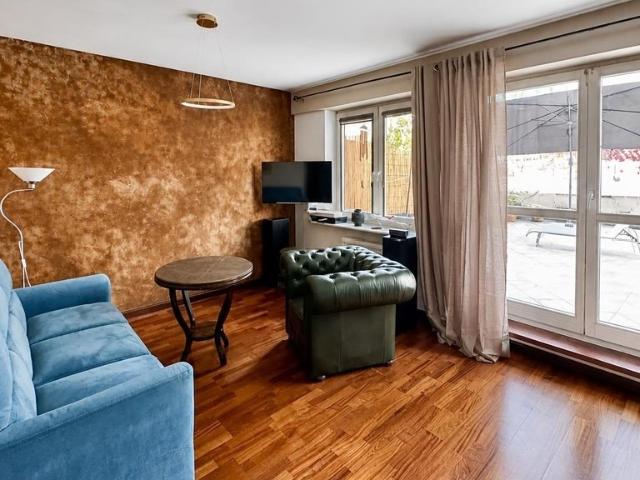 Do sprzedania przestronne 2 pokojowe mieszkanie 47,8 m² z tarasem 61,4 m² w Warszawie