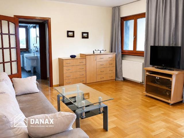 Do sprzedania przestronne 2 pokojowe mieszkanie 49 m² z dużą loggią w Krakowie