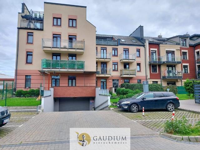 Do sprzedania przestronne 2 pokojowe mieszkanie z dużym tarasem