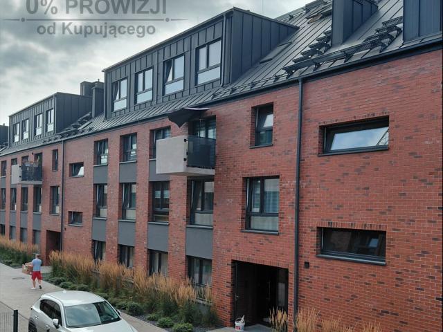 Do sprzedania przestronne 3 pokojowe mieszkanie 59 m² z balkonem w Fabrycznej