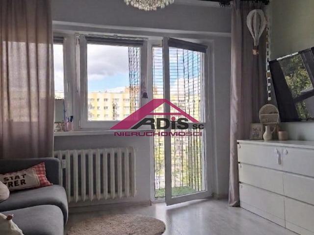 Do sprzedania przestronne 42 m² mieszkanie z balkonem w Warszawie