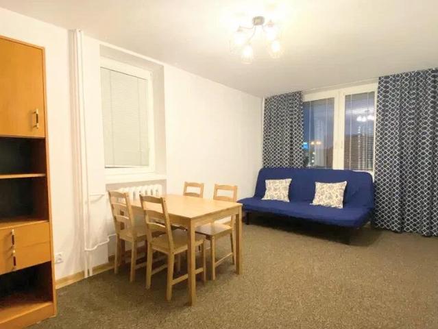 Do sprzedania przestronne 4 pokojowe mieszkanie 63 m² z balkonem w Warszawie