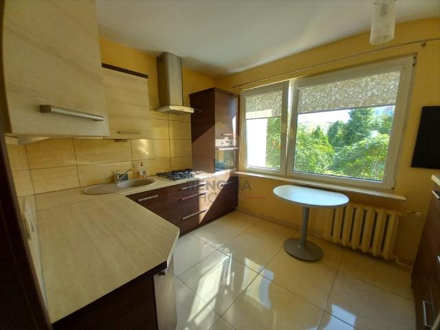 Do sprzedania przestronne 4 pokojowe mieszkanie 72 m² w Świdnicy