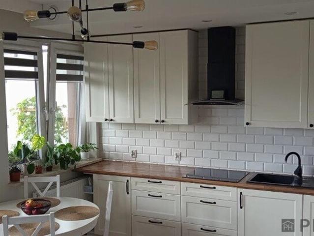 Do sprzedania przestronne 54 m² mieszkanie z balkonem w Warszawie