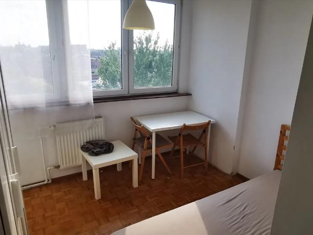 Do sprzedania przestronne 5 pokojowe mieszkanie 64 m² w Śródmieściu Wrocławia