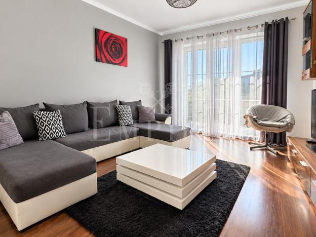 Do sprzedania przestronne 61 m² mieszkanie z 2 balkonami w Markach