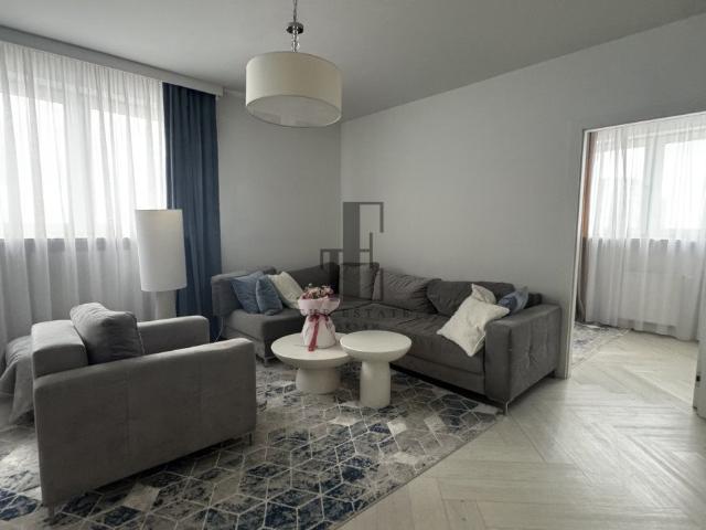 Do sprzedania przestronne 78 m² mieszkanie 4 pok. z loggią i 2 miejscami parkingowymi
