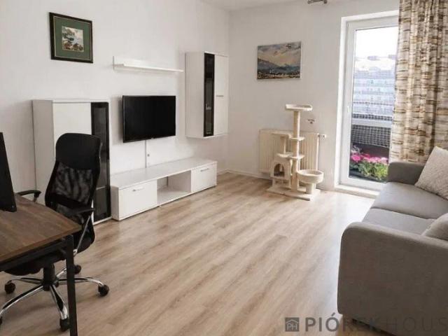 Do sprzedania przestronne 72 m² mieszkanie z balkonem w Ząbkach