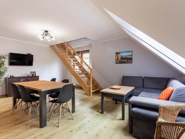Do sprzedania przestronne 87 m² apartament dwupoziomowy w Karpaczu