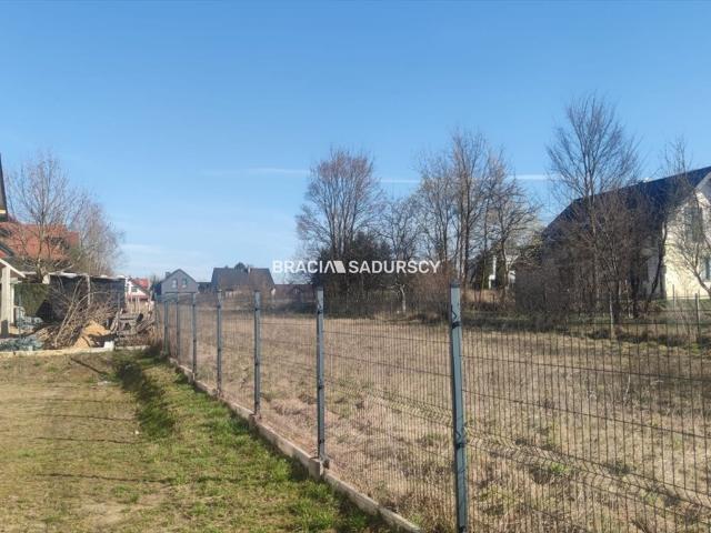 Do sprzedania przestronne 82 m² mieszkanie z ogródkiem w Rząsce