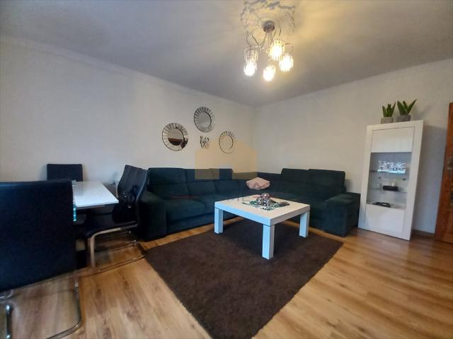 Do sprzedania przestronne 96 m² dwupoziomowe mieszkanie z garażem i ogródkiem
