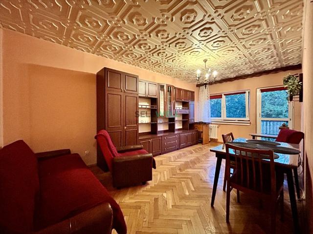 Do sprzedania rozkładowe mieszkanie 45 m² z balkonem w Łodzi