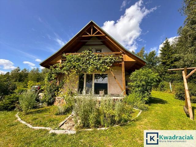 Do sprzedania urokliwy dom 80 m² z panoramicznymi widokami