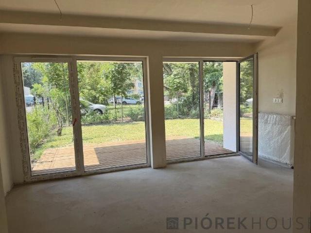 Do sprzedania 1 pokojowe mieszkanie z ogródkiem 109 m²