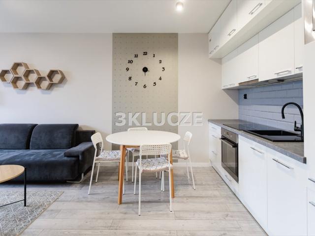 Do sprzedania 2 pokojowe mieszkanie 39,82 m² z balkonem i garderobą