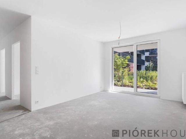 Do sprzedania 3 pokojowe mieszkanie 54 m² z tarasem w Warszawie