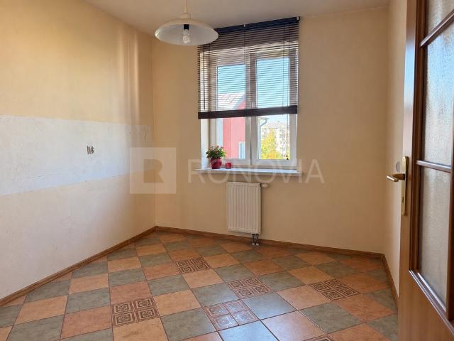 Do sprzedania 3 pokojowe mieszkanie 65 m² z balkonem w Chełmie