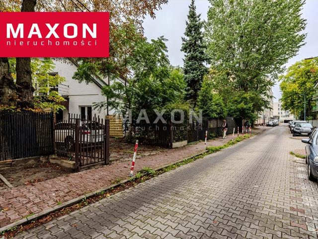 Do sprzedania przestronny dom 140 m² z oranżerią i kominkiem w Ochocie