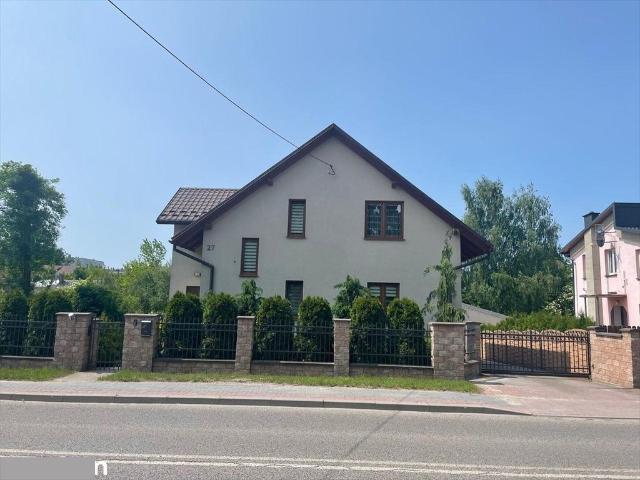 Na sprzedaż przestronny dom 115 m² z tarasem i garażem
