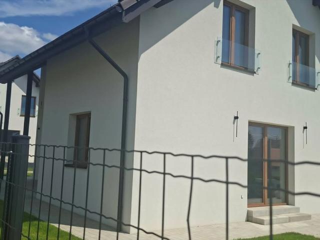 Dom 126,55 m² na ogrodzonej działce w Łuczycach zapraszam