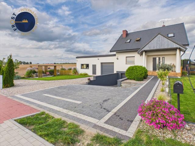 Dom 165 m² z garażem i tarasem polecam