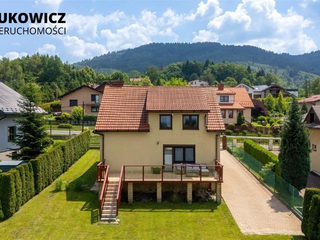 Dom 161 m² z widokiem na góry, garaż, 12 arów polecam!