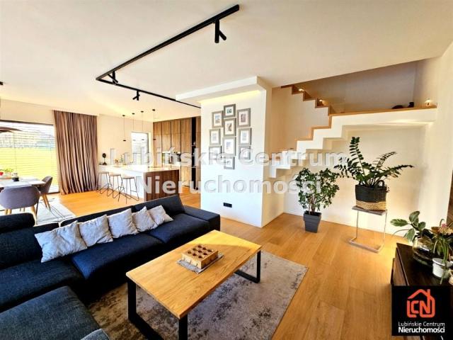 Dom 174 m², Osiek